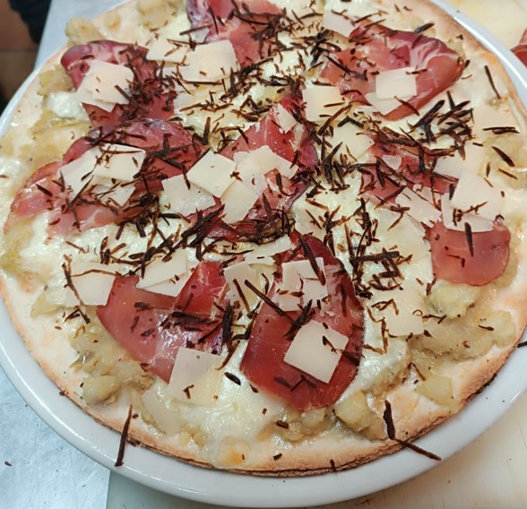 Pizze groumet la carxofona (33 cm.)