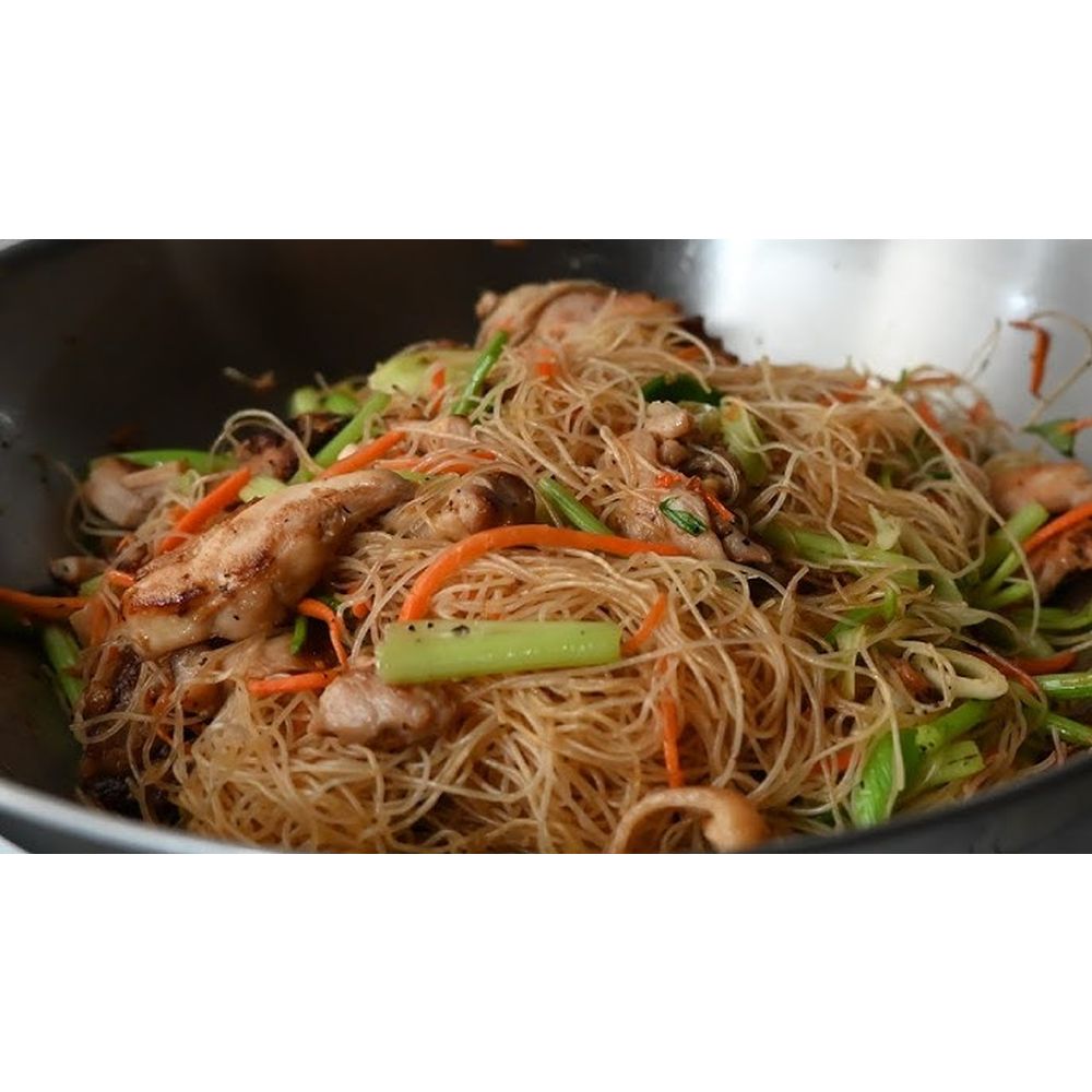 Chicken Fried Rice Noodles With Vegetables