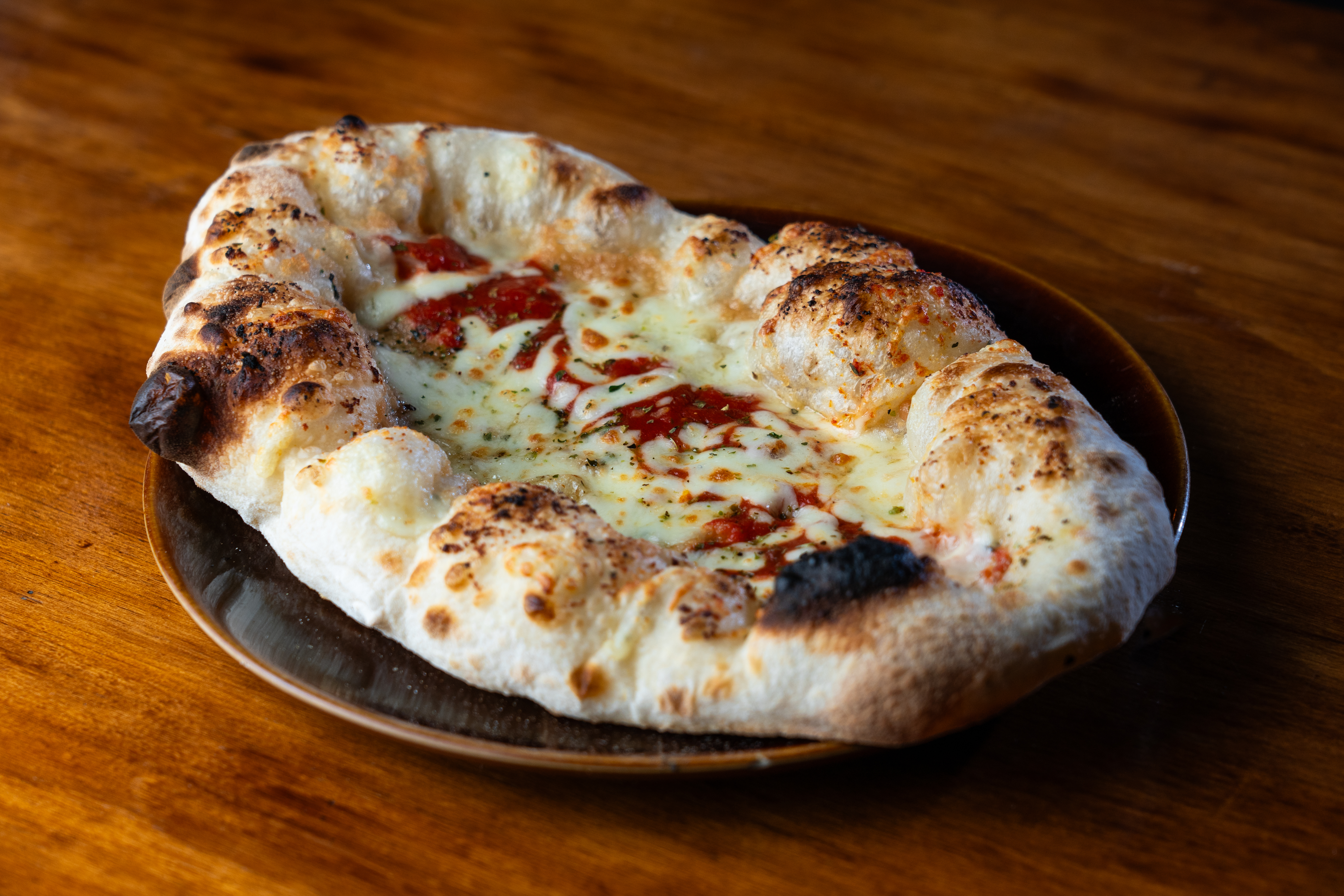 Pan De Ajo Con Mozzarella Y Tomate