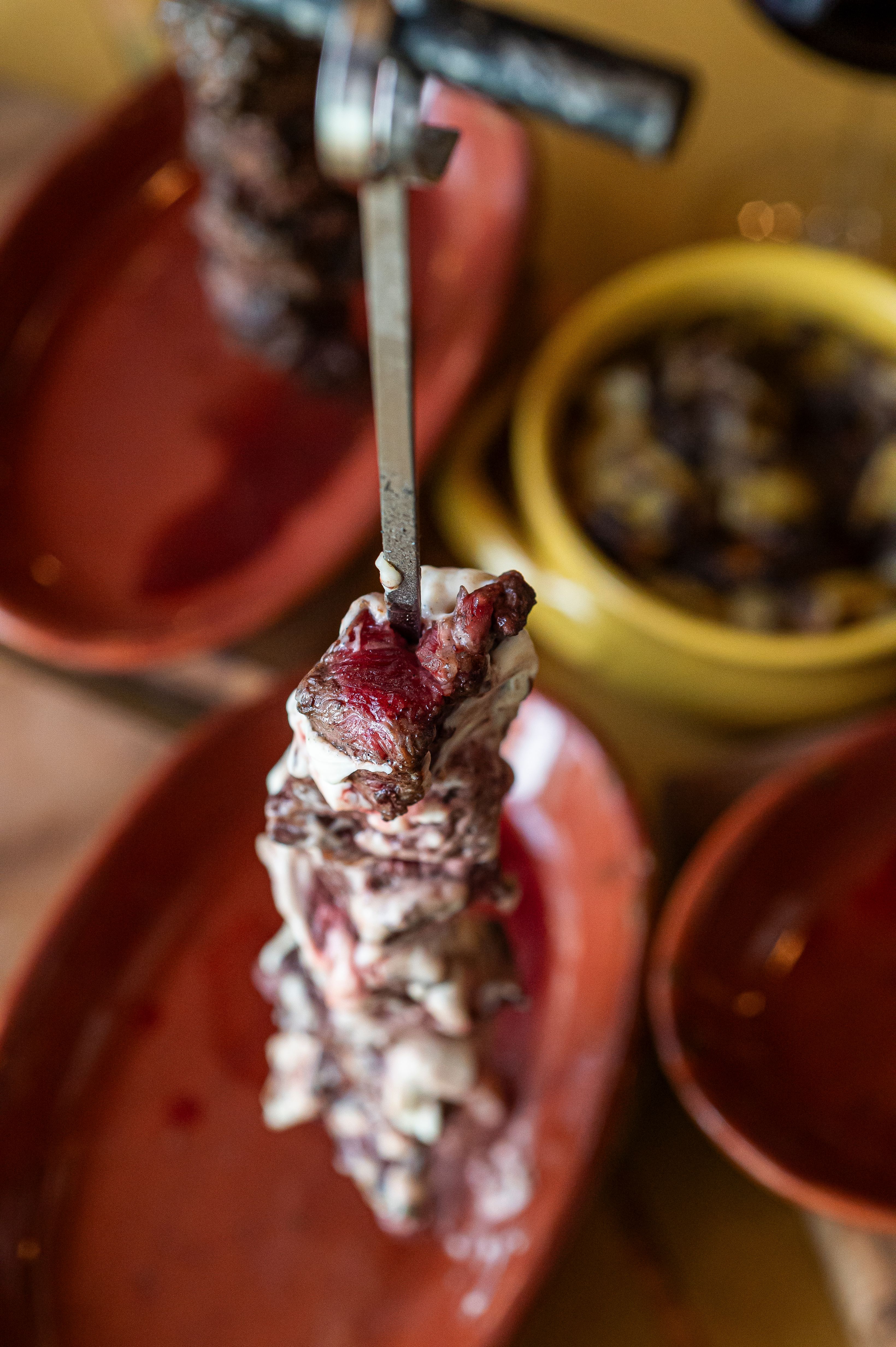 Spiedo di manzo con crema al formaggio