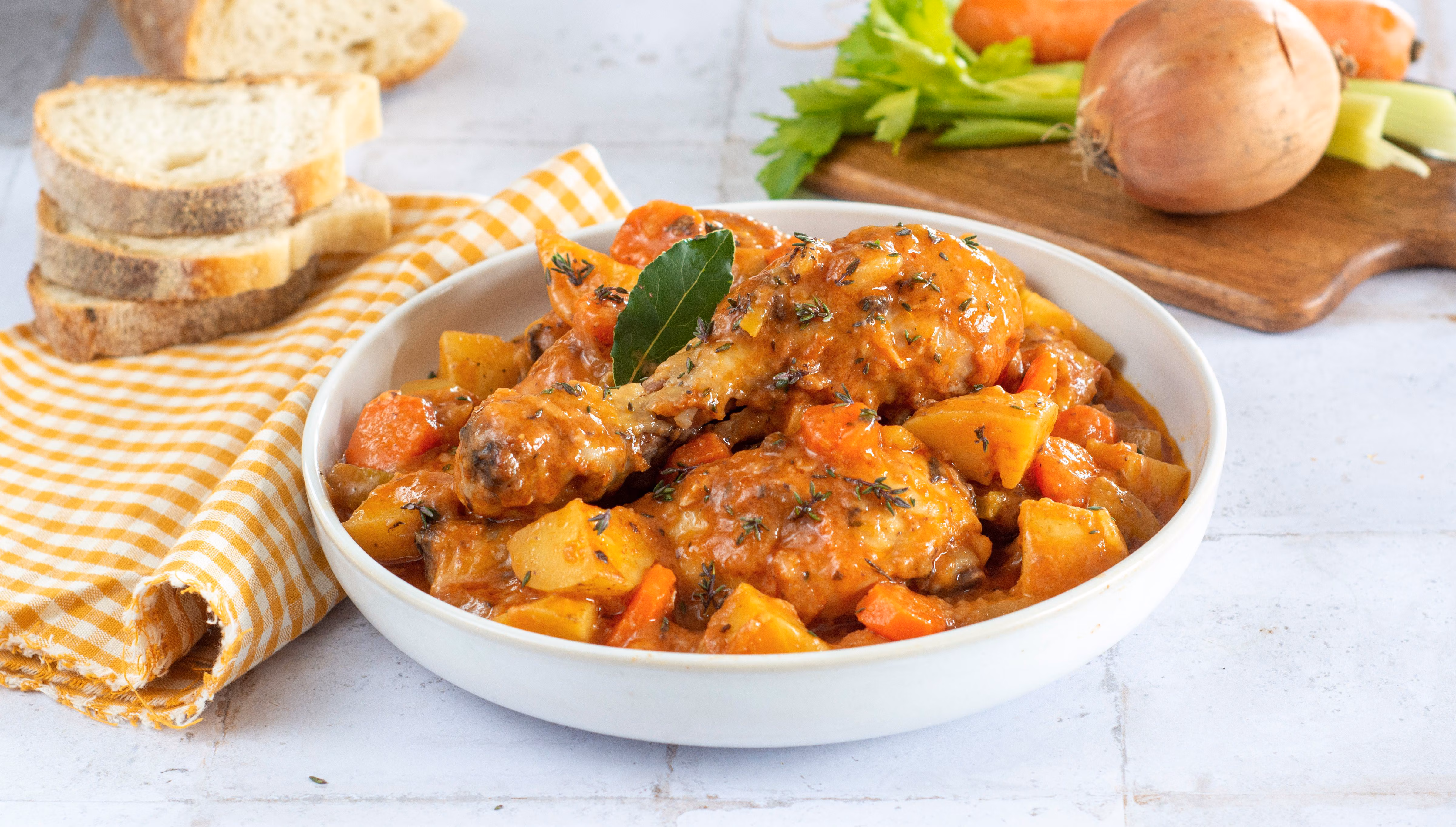 Pollo e patate al sugo