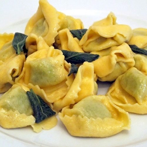Tortelloni ricotta e prezzemolo con burro e salvia