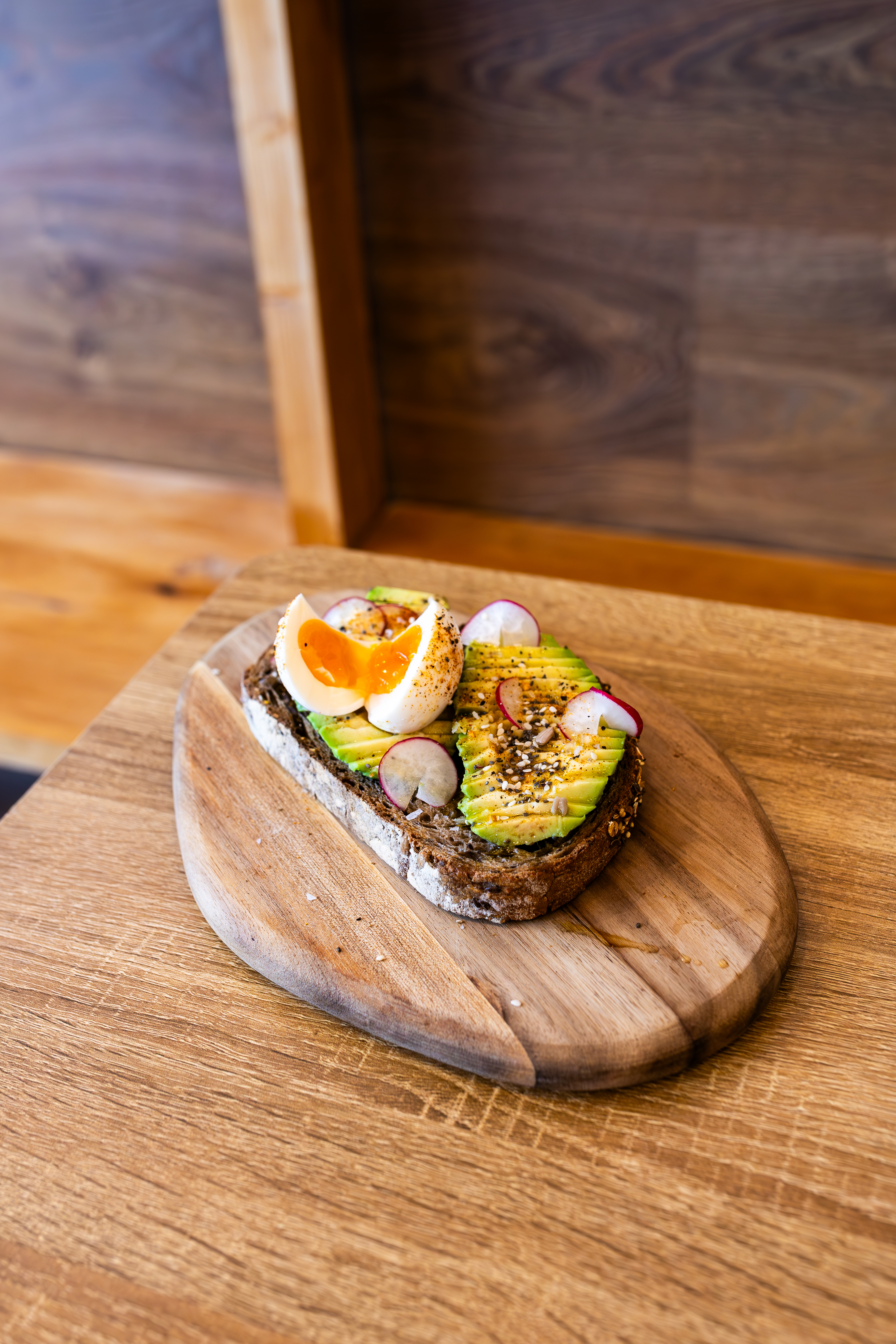 Tosta Con Aguacate Y Huevo Poché