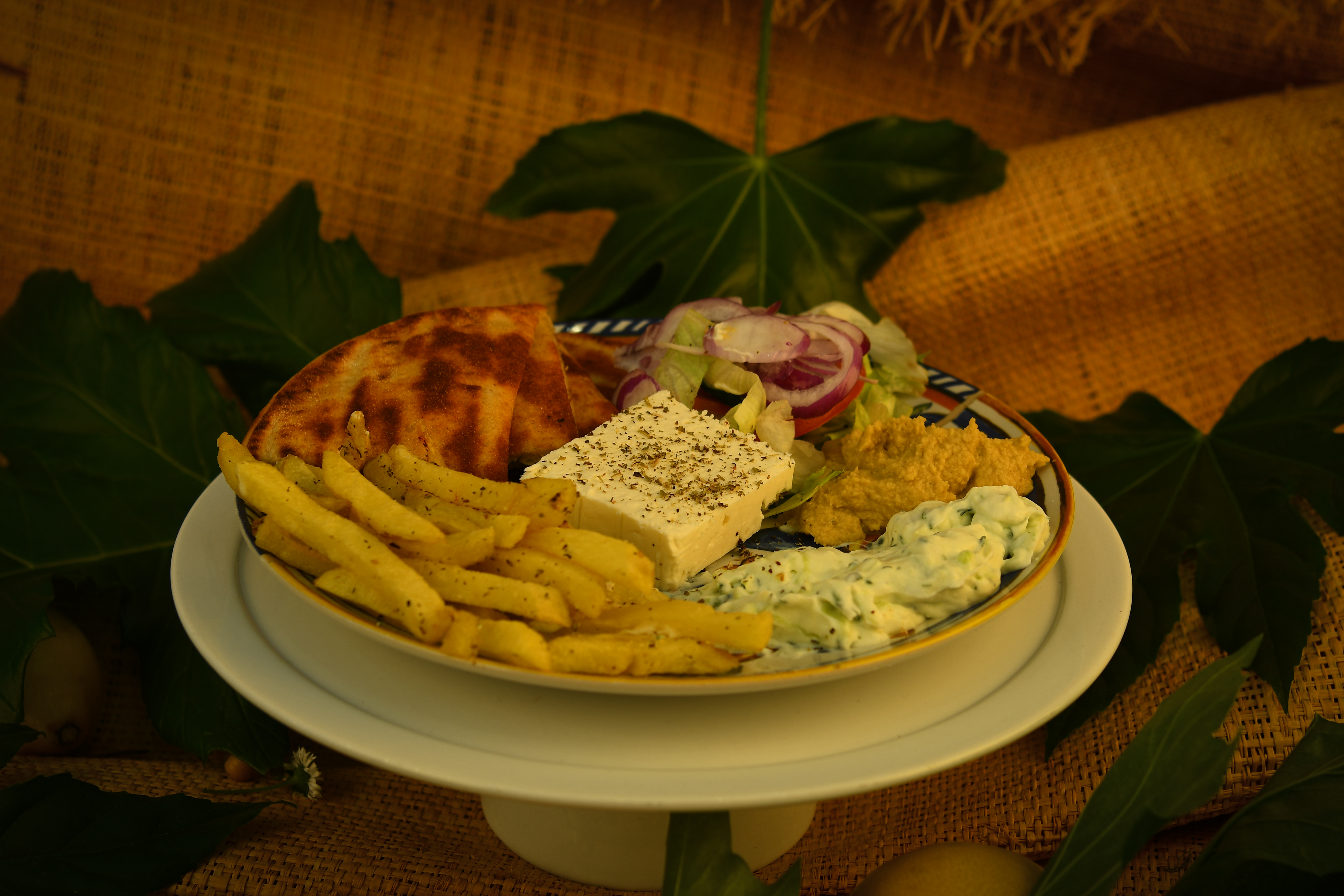 Piatto vegetariano con feta greca