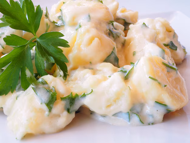 Ración De Patatas Con Alioli