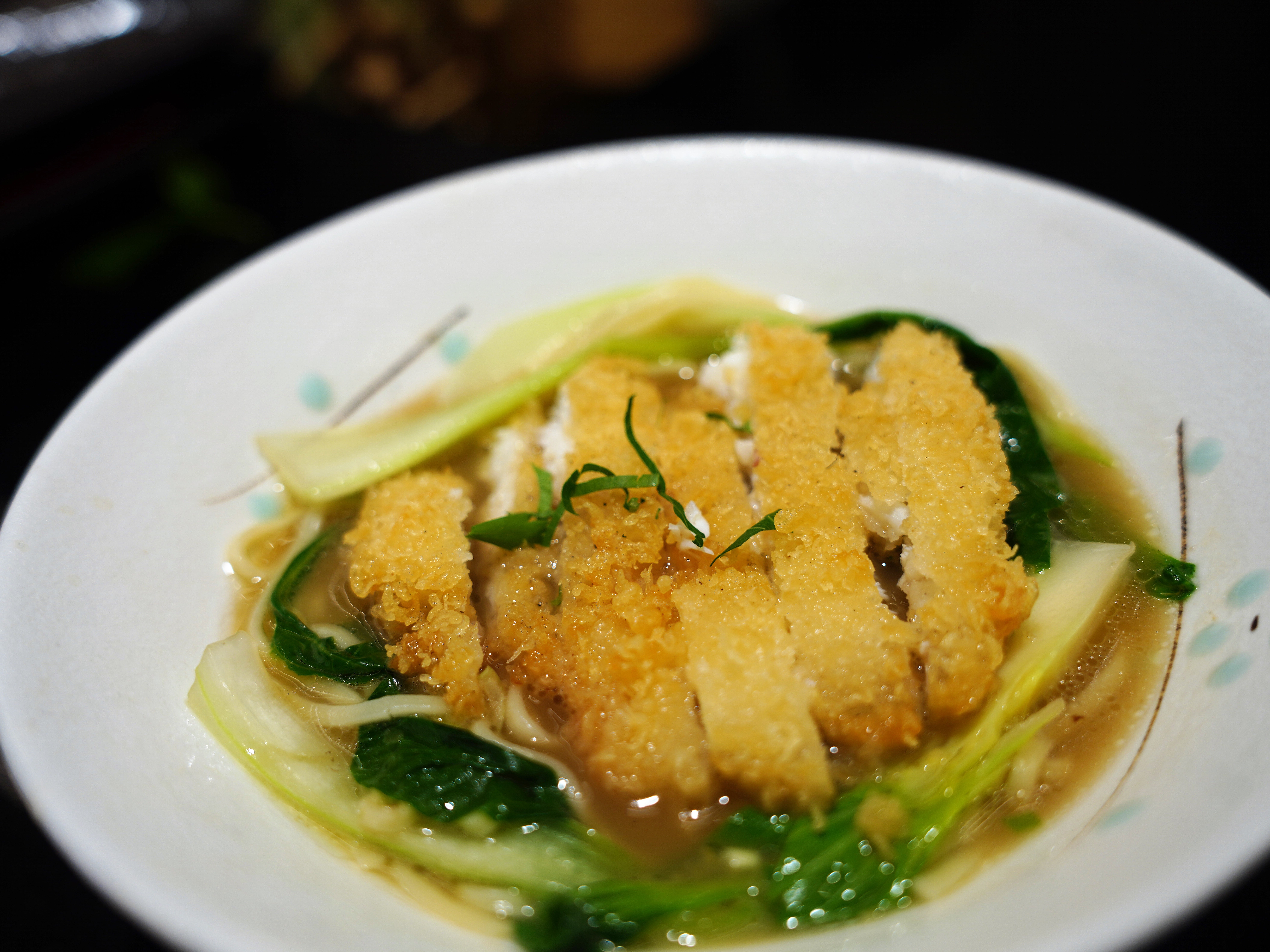 Ramen con tempura di branzino