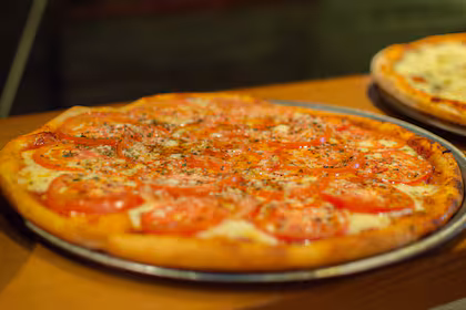 Pizza Napolitana (33 Cm.)