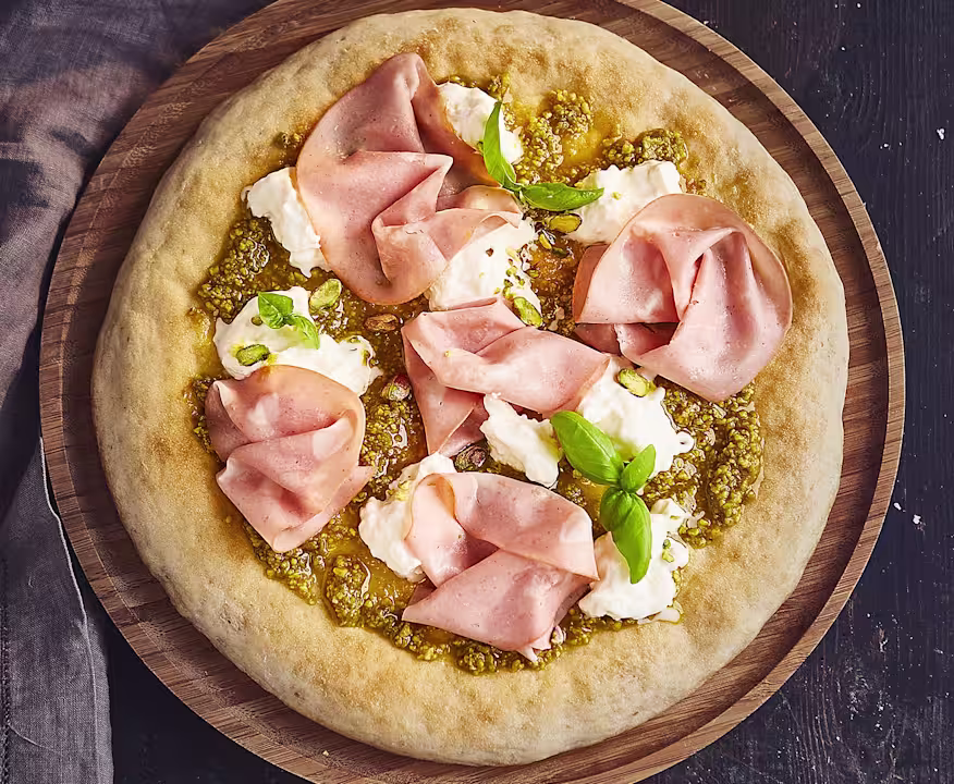 Mortadella, stracchino, pistacchi