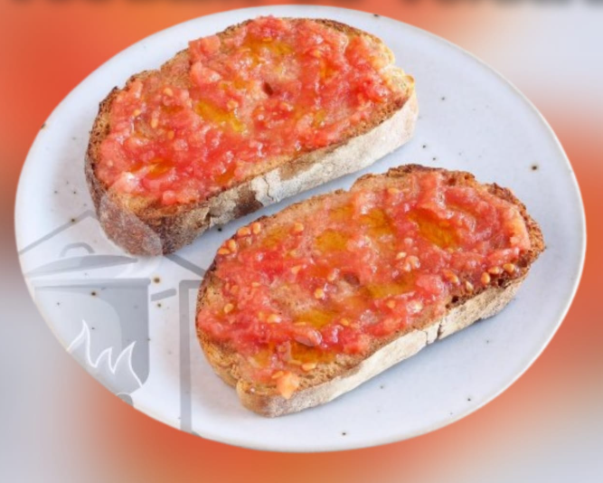 Tapa de tostada de tomate